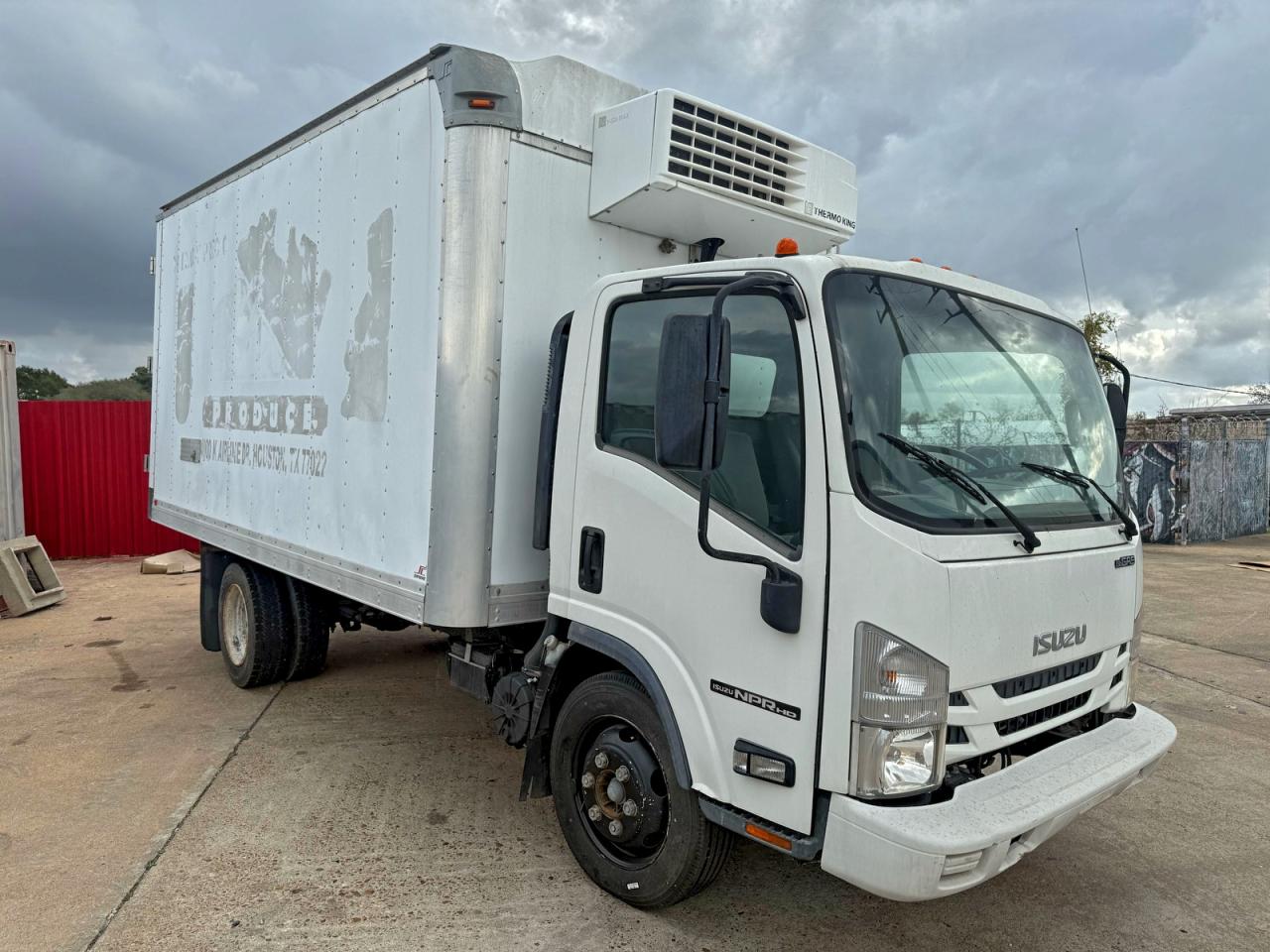 2019 Isuzu NPR, VIN 54DC4W1B4KS813879 — Minor dents and scratches