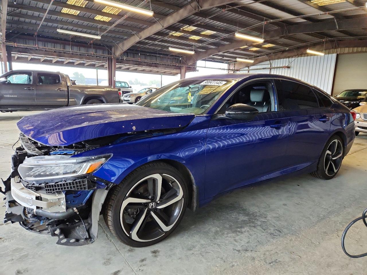 2022 Honda Accord Sport, VIN 1HGCV1F33NA104765 — Front end