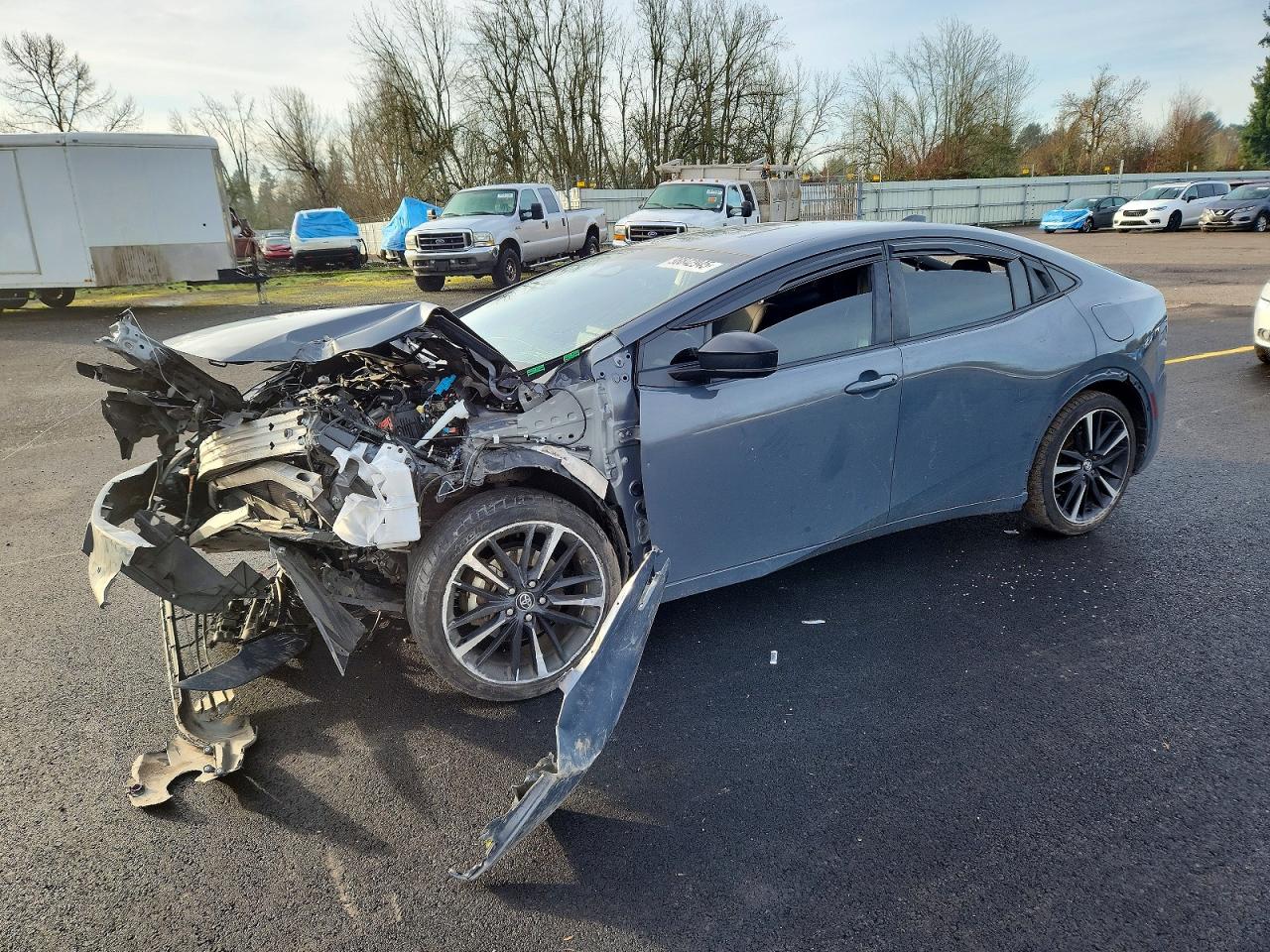 2023 Toyota Prius XLE, VIN JTDADABU0P3004377 — Перед