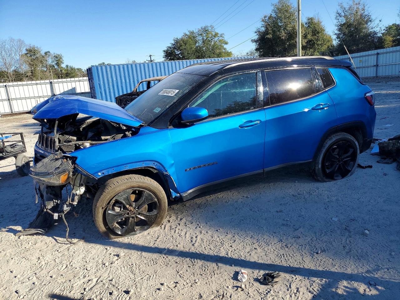 2019 Jeep Compass Altitude, VIN 3C4NJCBB4KT676847 — Перед