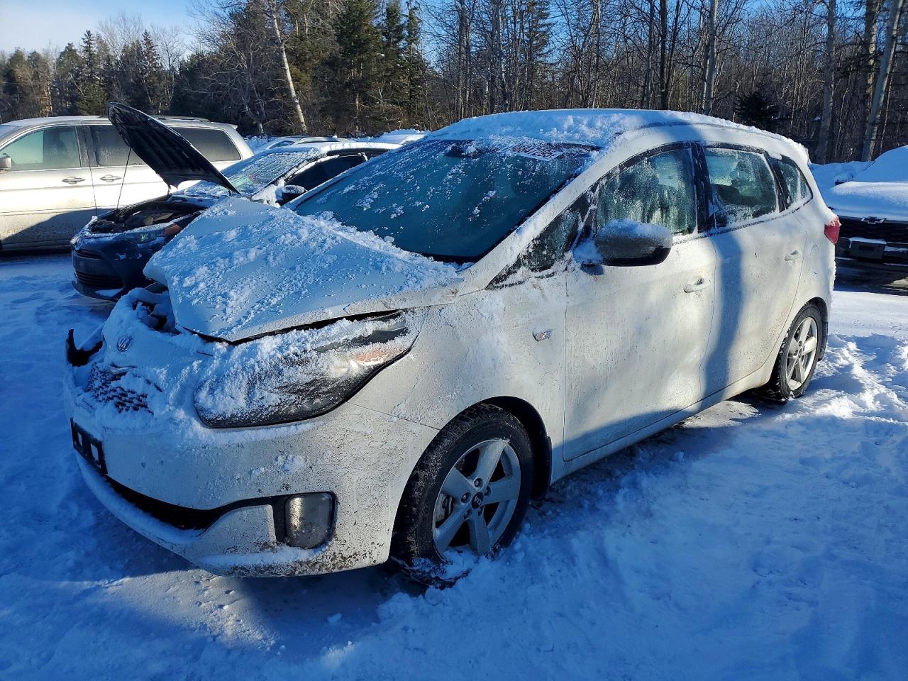 2014 Kia Rondo LX, VIN KNAHT8A37E7067448 — Front end