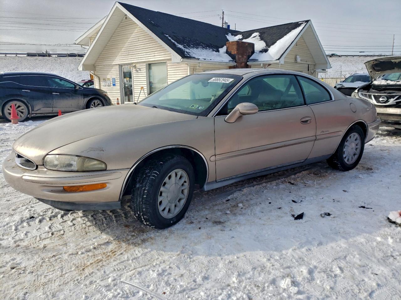 1998 Buick Riviera, VIN 1G4GD221XW4707222 — Auction photo