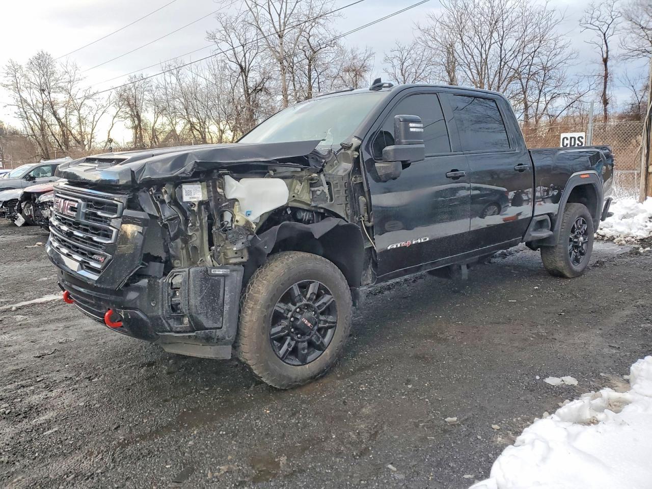2025 GMC Sierra 2500HD AT4, VIN 1GT4UPE75SF295603 — Front end