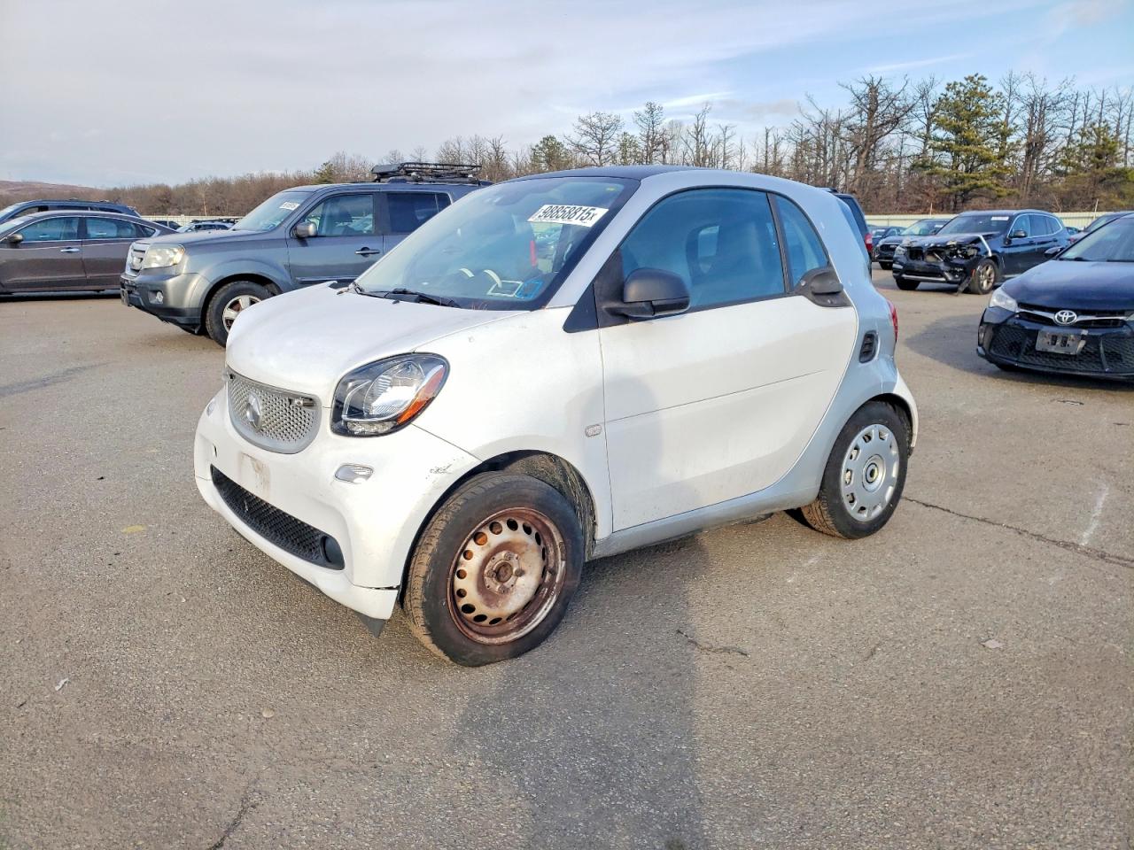 2016 Smart fortwo Passion, VIN WMEFJ5DA4GK082192 — Minor dents and scratches