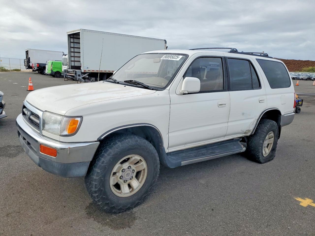 1997 Toyota 4Runner SR5, VIN JT3HN86R2V0122119 — Undercarriage