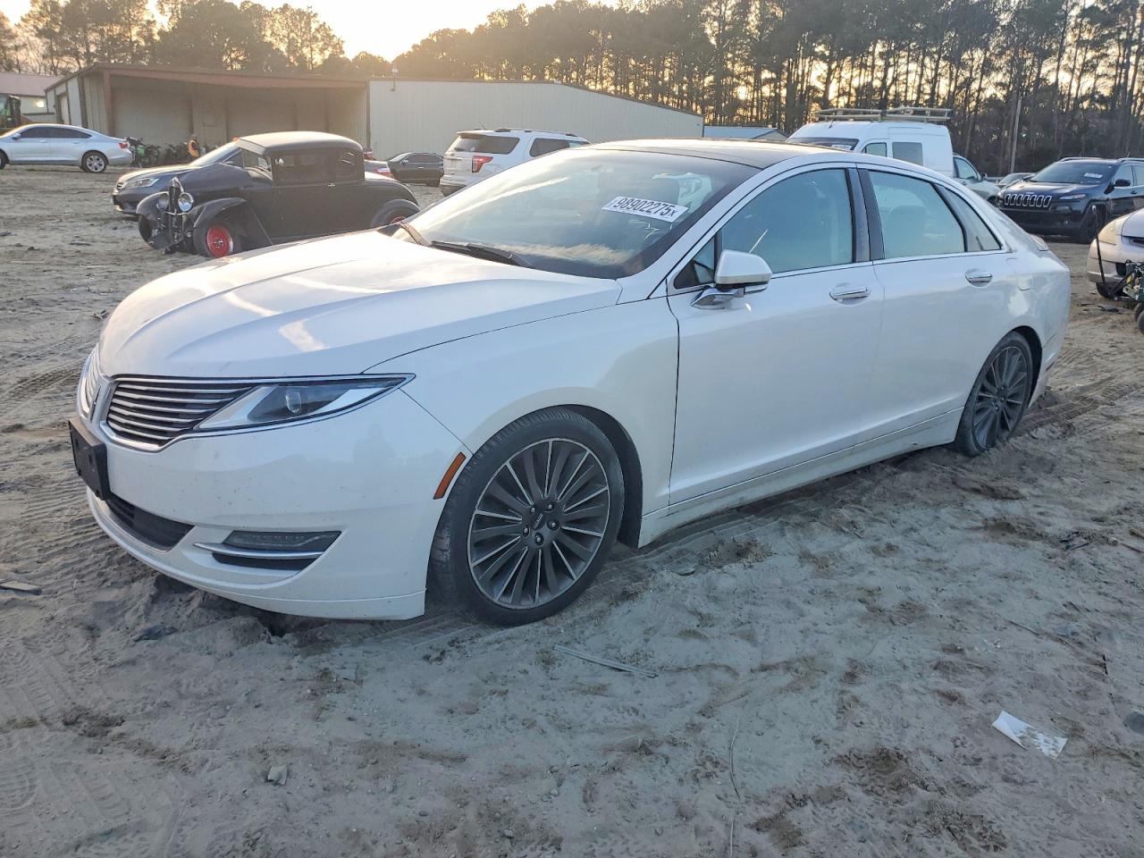 2015 Lincoln MKZ, VIN 3LN6L2J95FR618297 — Бок