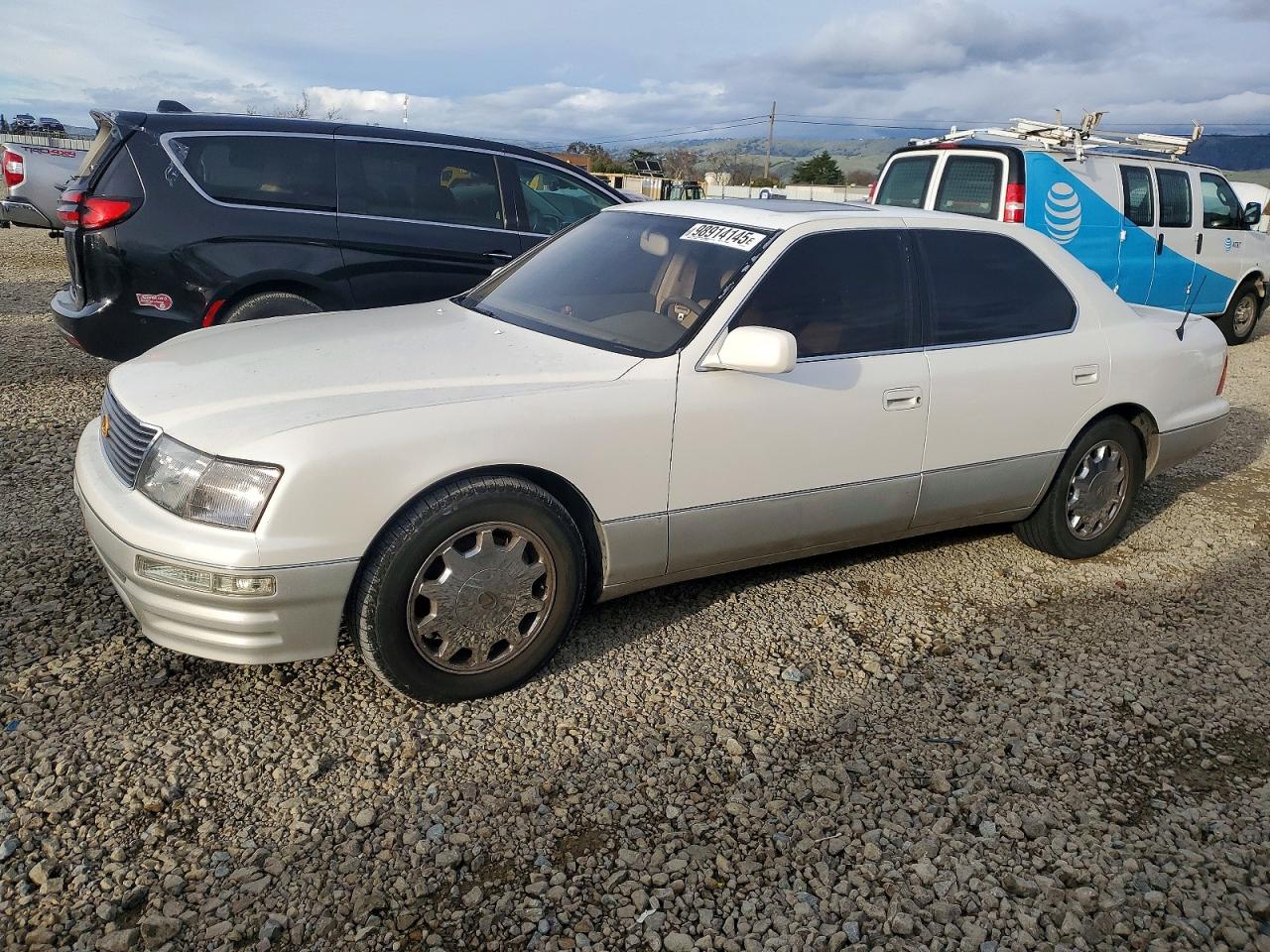 1996 Lexus LS 400, VIN JT8BH22FXT0049773 — Minor dents and scratches