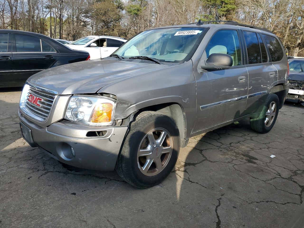 2009 GMC Envoy SLE, VIN 1GKDS33S492100120 — Front end