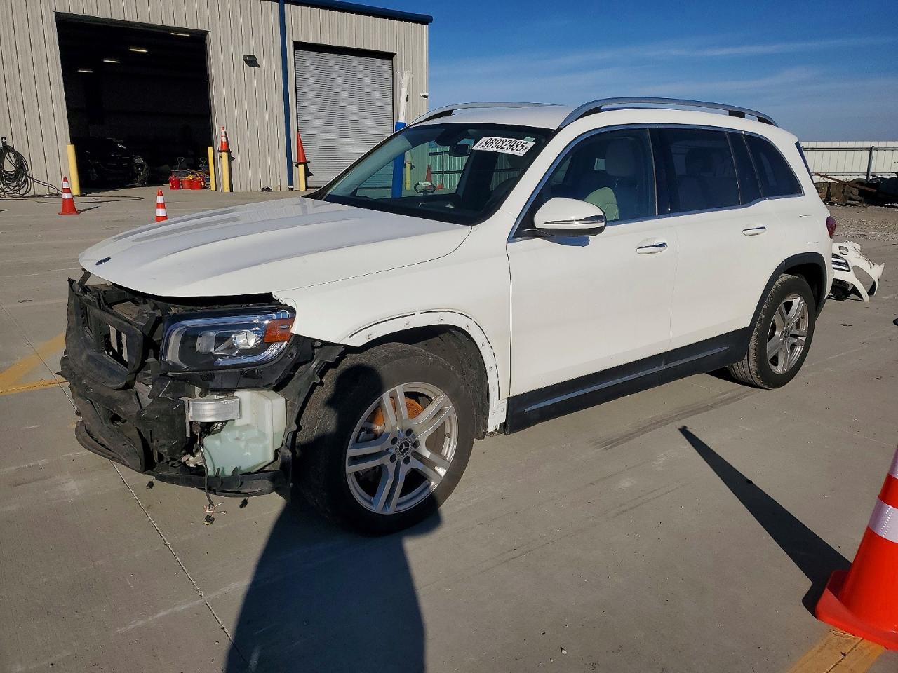 2020 Mercedes-Benz GLB 250, VIN WDC4M4GB1LW000993 — Front end