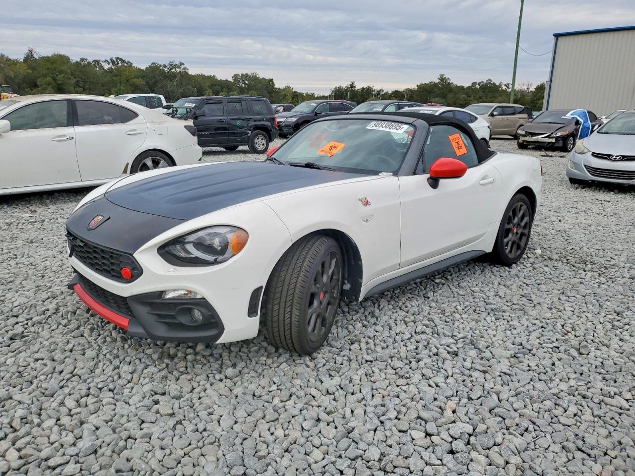 2018 FIAT 124 Spider Classica, VIN JC1NFAEK9J0136341 — Front end