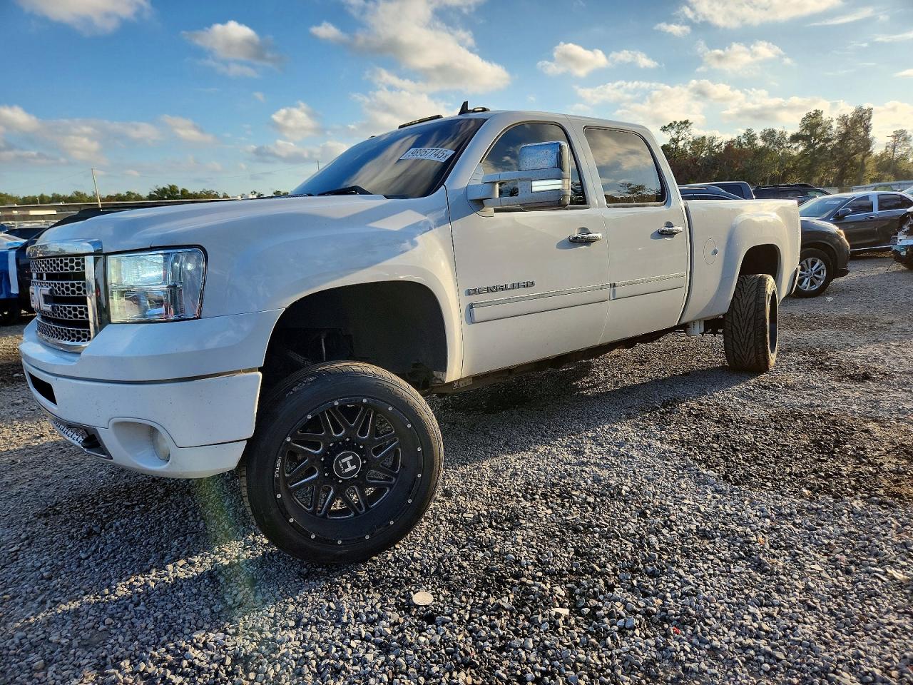 2012 GMC Sierra 2500HD Denali, VIN 1GT125E84CF103210 — Rear end