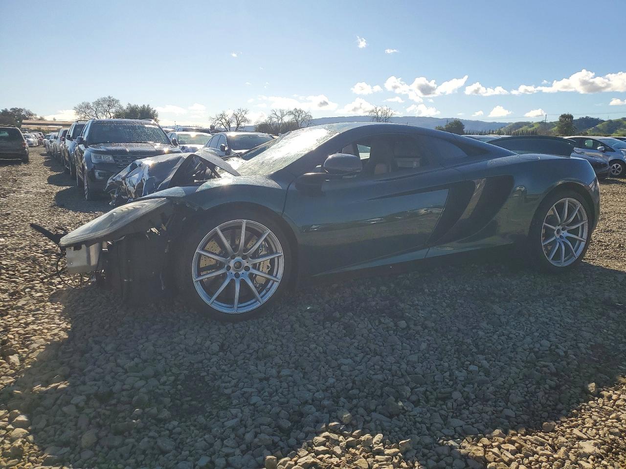 2012 McLaren MP4-12C, VIN SBM11AAA0CW001026 — Front end