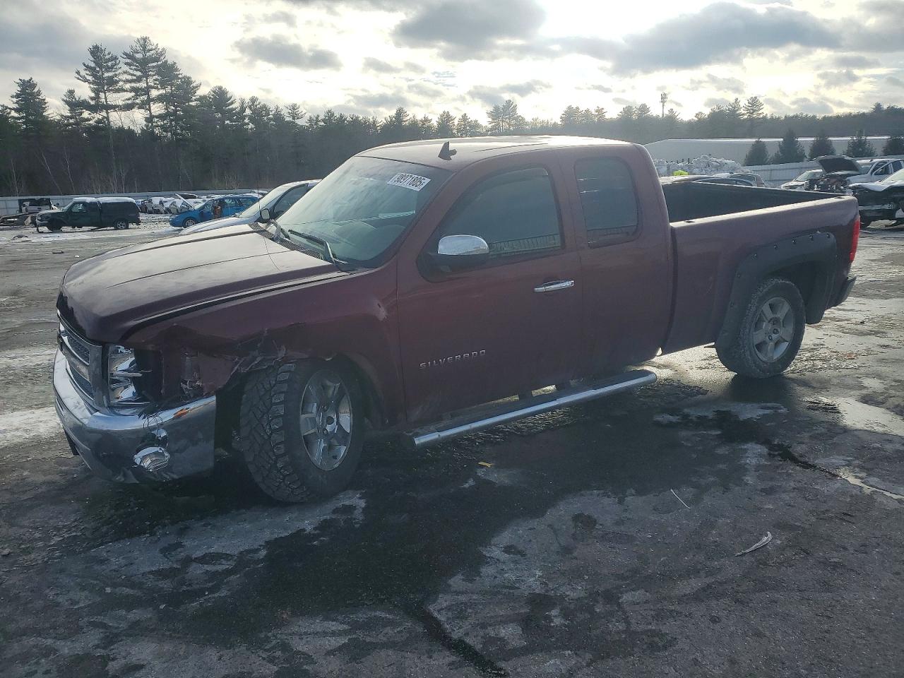 2013 Chevrolet Silverado 1500 LT, VIN 1GCRKSE70DZ146077 — Front end