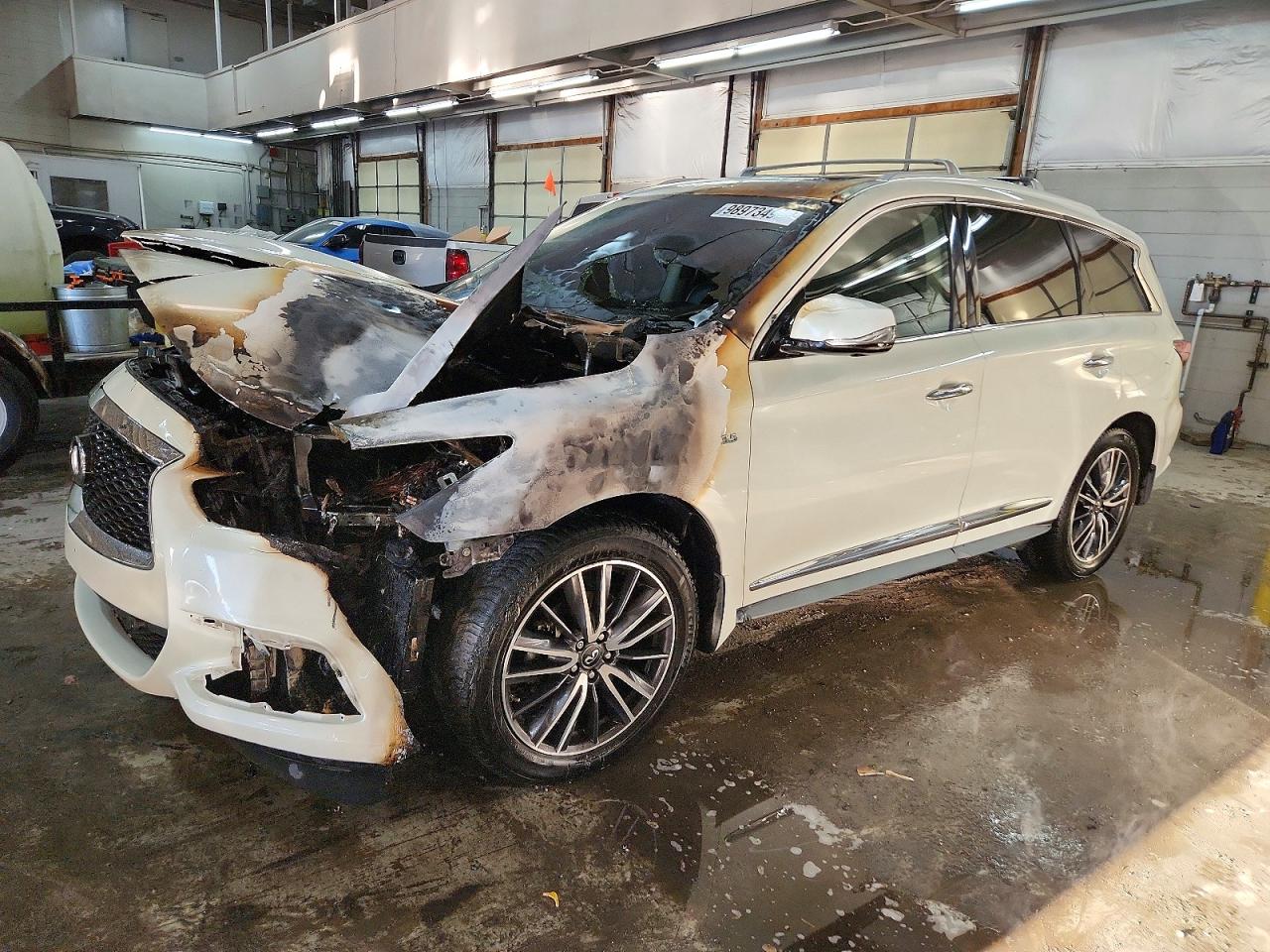 2019 Infiniti QX60 Luxe, VIN 5N1DL0MM0KC505863 — Engine fire