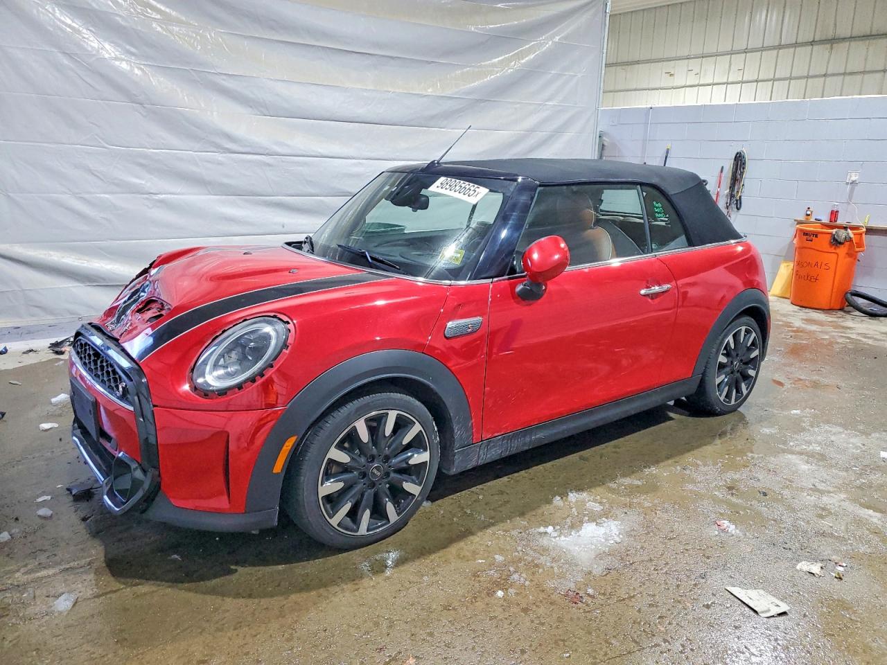 2022 MINI Convertible Cooper S, VIN WMW43DL08N3N81276 — Перед