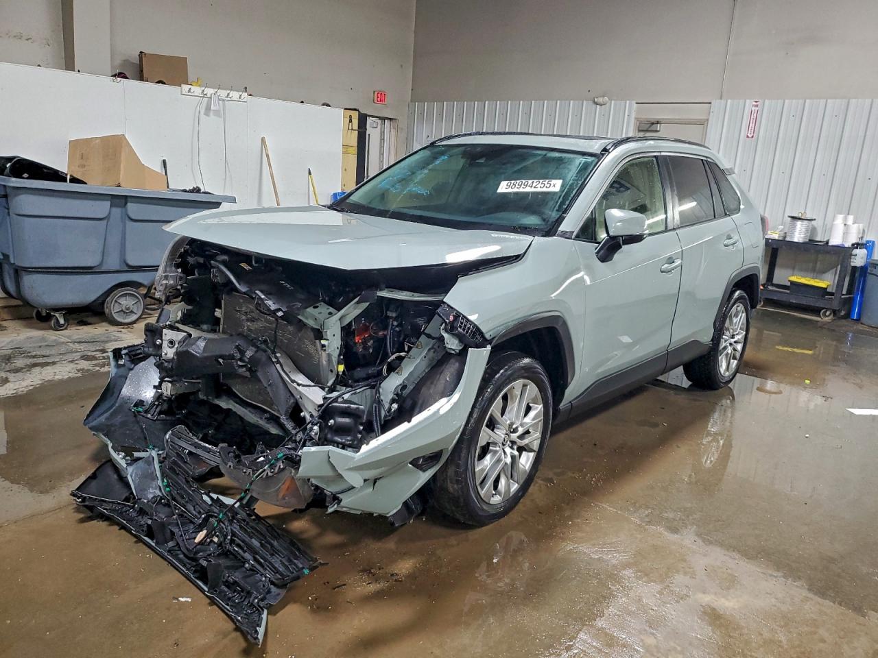 2020 Toyota RAV4 XLE Premium, VIN JTMA1RFVXLD048465 — Front end