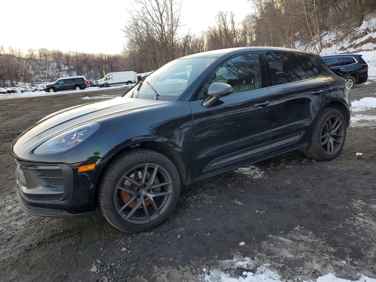 2024 Porsche Macan, VIN WP1AA2A54RLB05299 — Rear end
