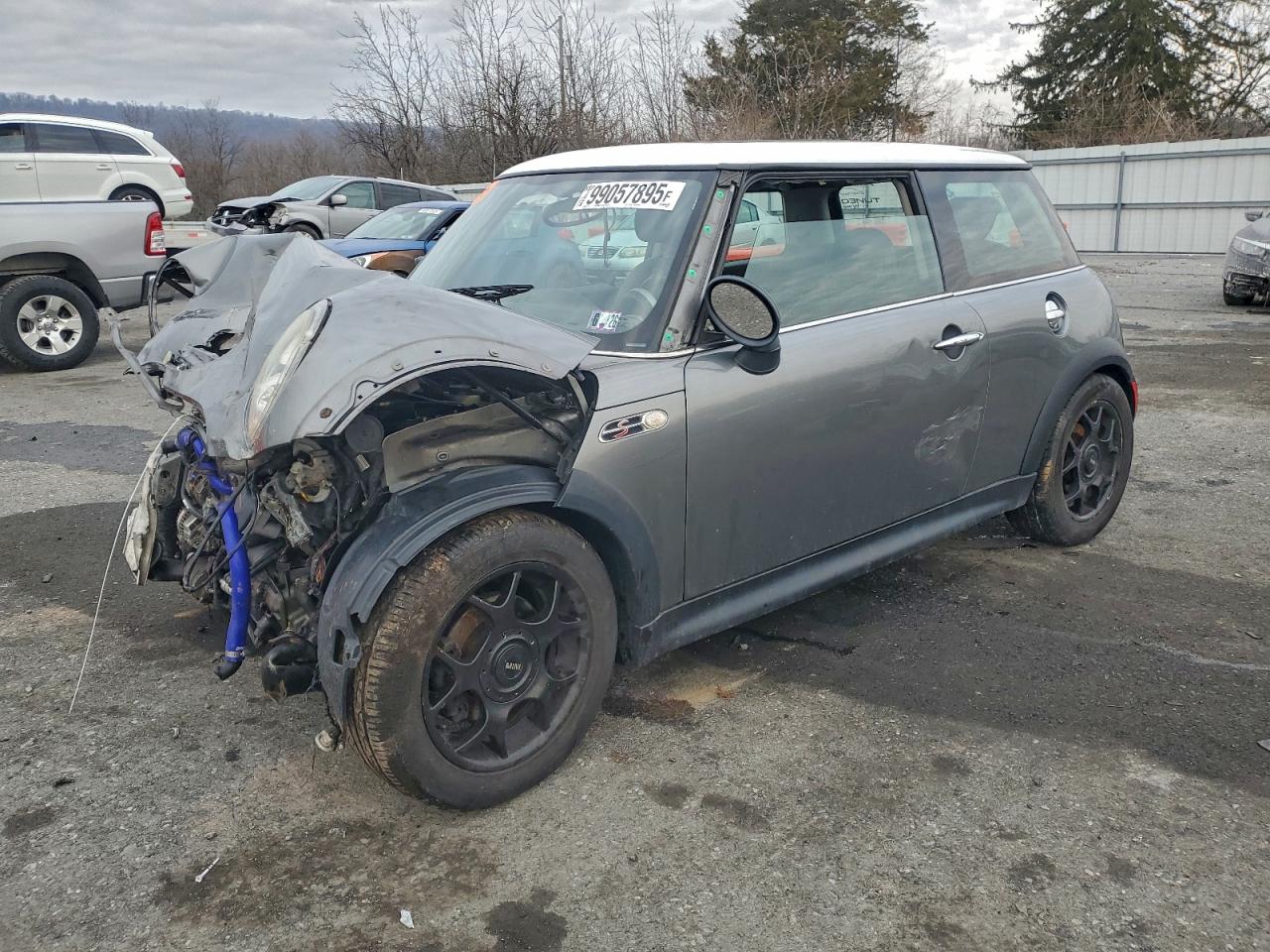 2002 MINI Hardtop S, VIN WMWRE33442TD51648 — Front end