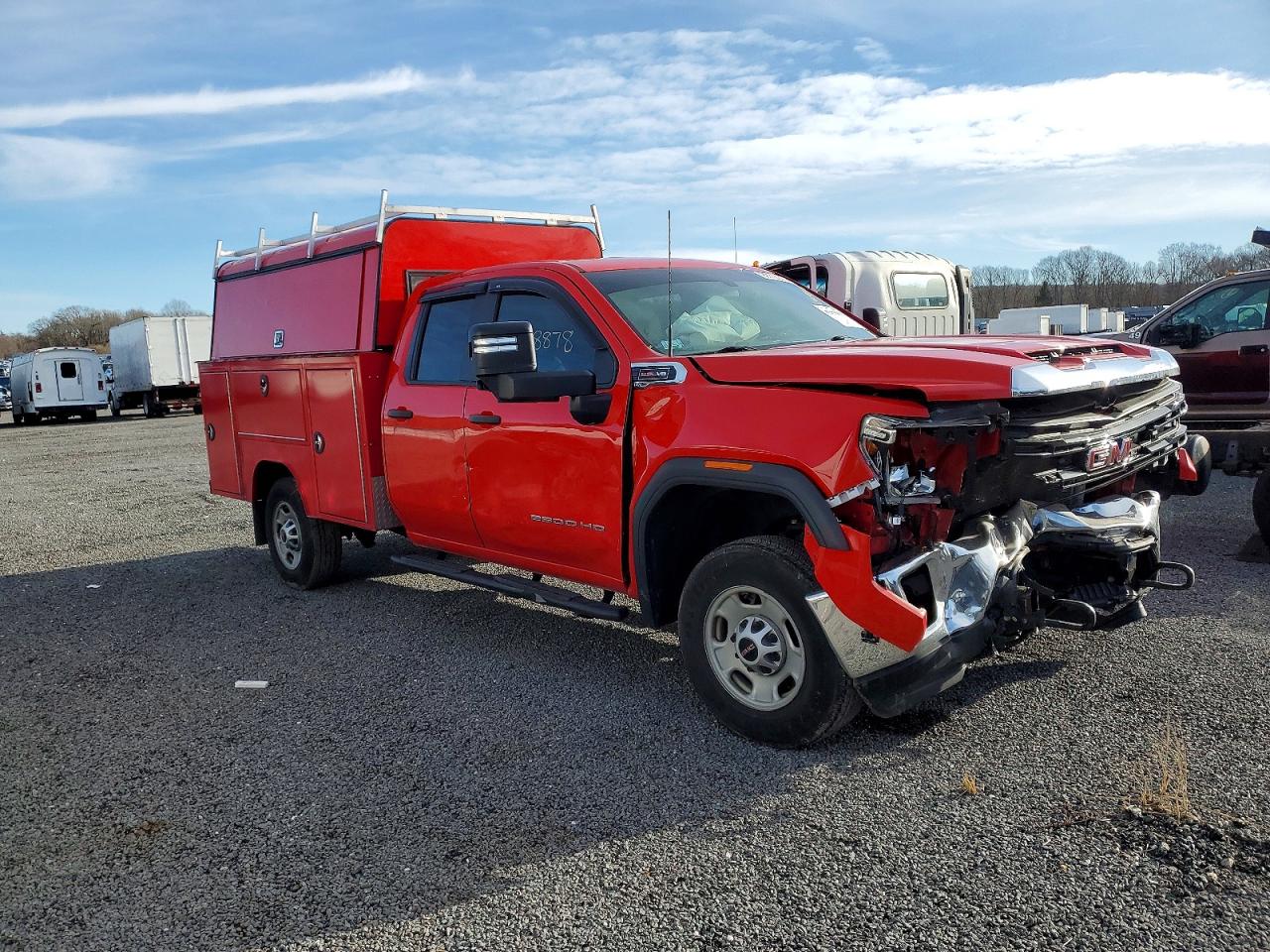 2022 GMC Sierra 2500HD Pro, VIN 1GT59LE74NF269982 — Front end