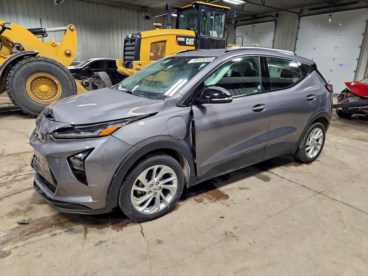 2023 Chevrolet Bolt EUV LT, VIN 1G1FY6S07P4155868 — Front end