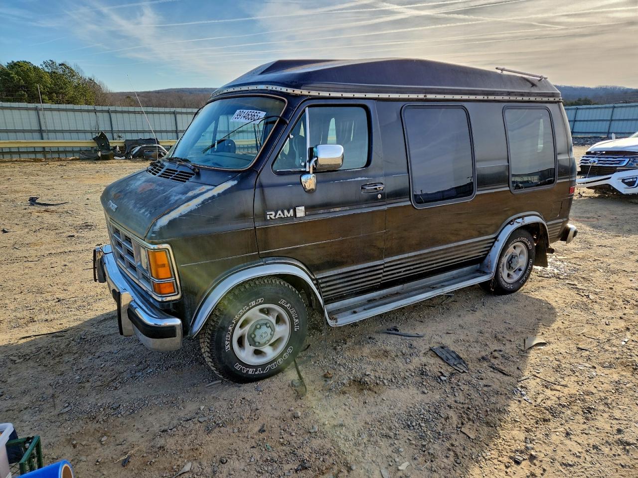 1990 Dodge RAM, VIN 2B6GB11X2LK741588 — Minor dents and scratches