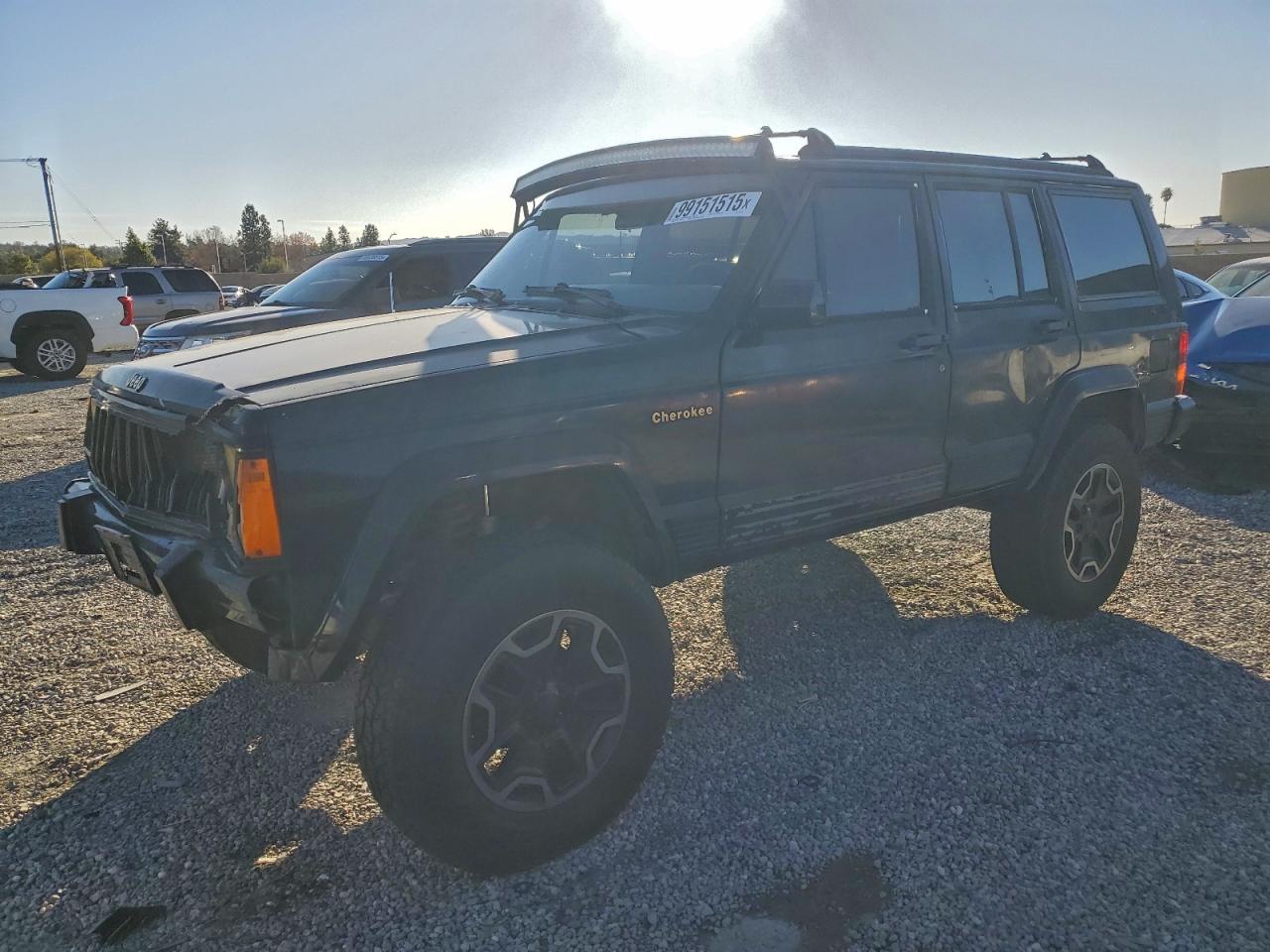 1991 Jeep Cherokee Country, VIN 1J4FJ78S3ML563161 — Front end