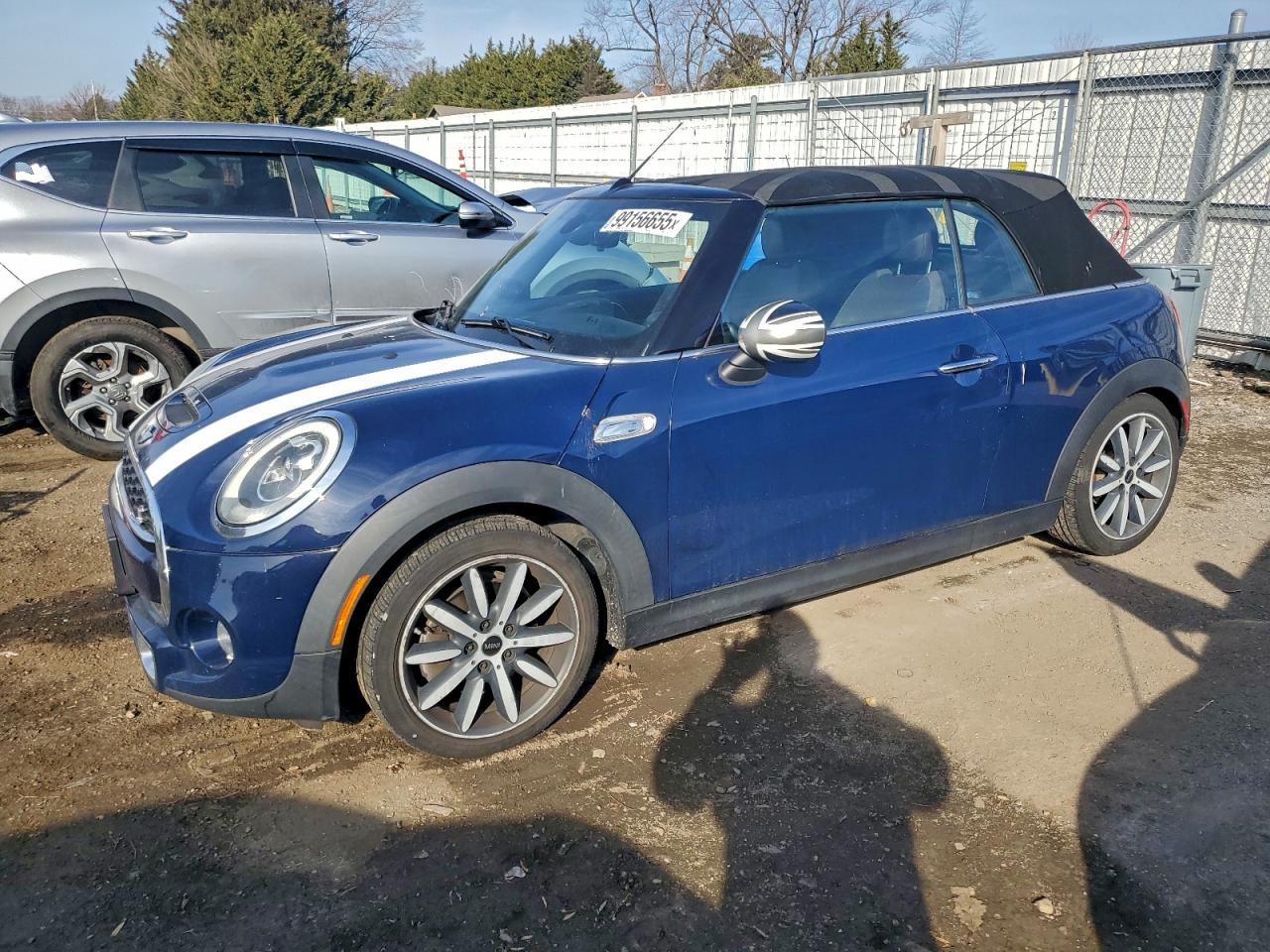 2017 MINI Convertible Cooper S, VIN WMWWG9C31H3C81493 — Зад