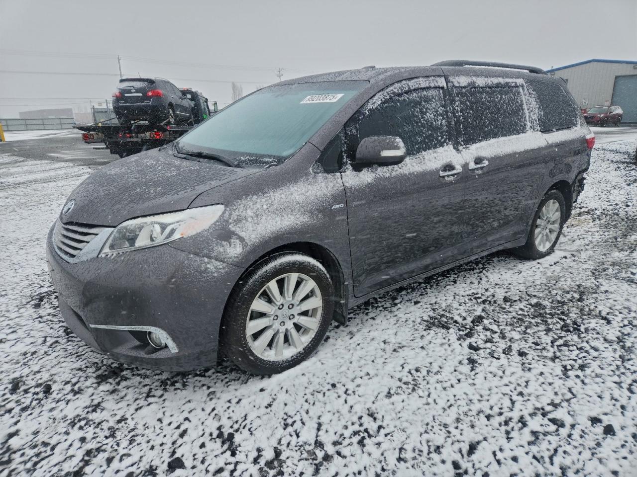 2017 Toyota Sienna XLE, VIN 5TDDZ3DC9HS161243 — Rear end