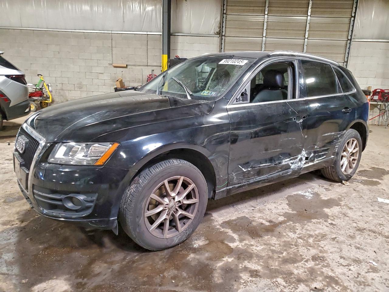 2010 Audi Q5 Premium, VIN WA1CKAFP5AA079172 — Auction photo