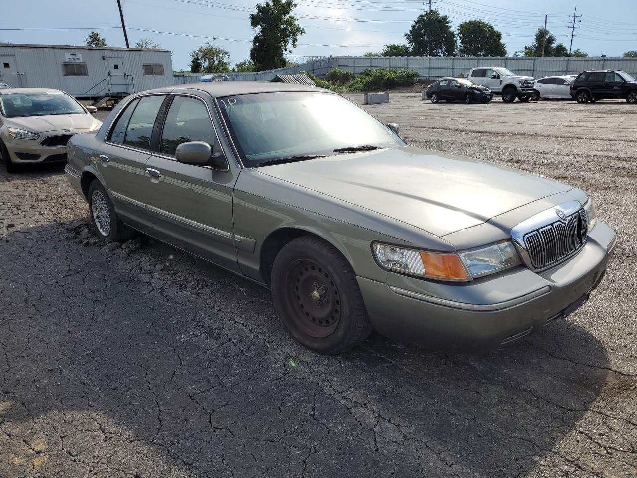 2002 Mercury Grand Marquis GS, VIN 2MEFM74W02X664680 — Undercarriage