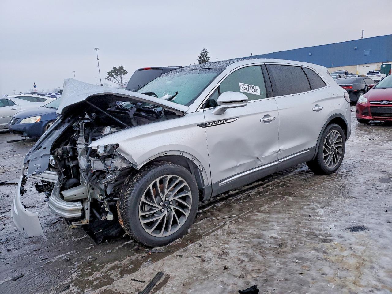 2019 Lincoln Nautilus Reserve, VIN 2LMPJ8L93KBL46016 — Перед