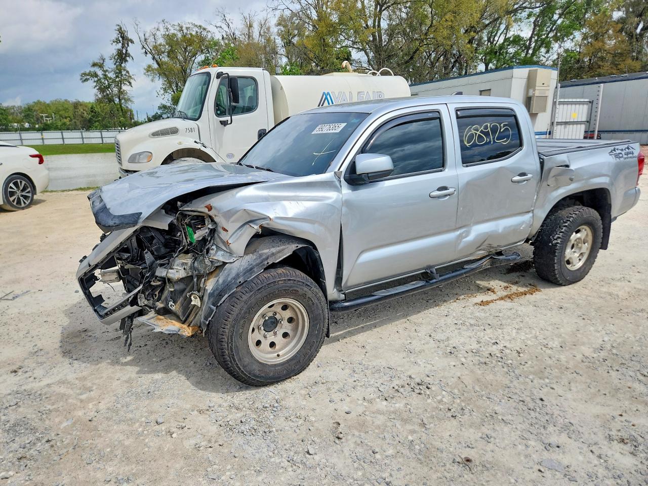 2023 Toyota Tacoma SR5, VIN 3TMCZ5AN4PM578698 — Front end