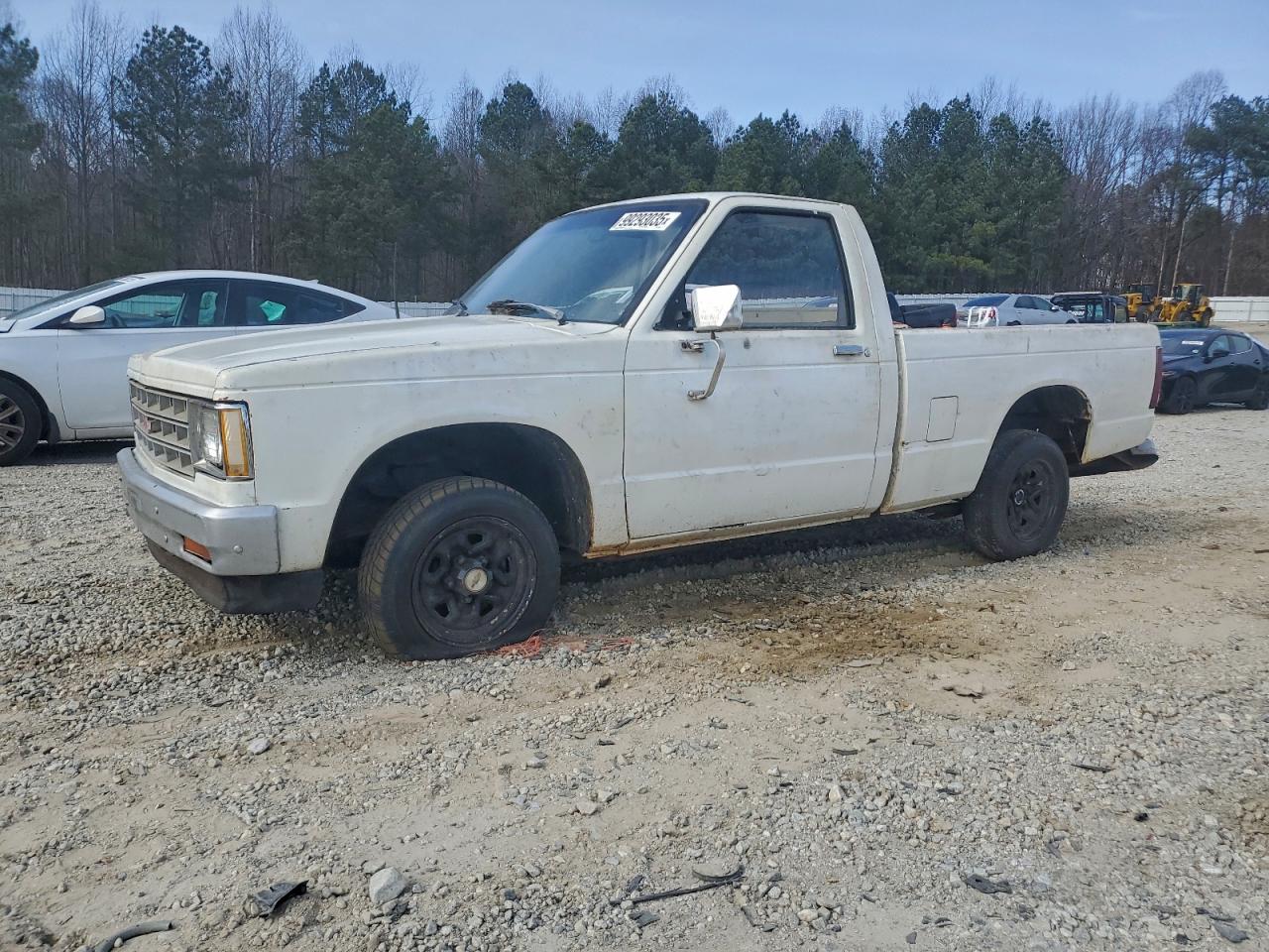 1989 Chevrolet S-10, VIN 1GCBS14E3K2161366 — Rear end
