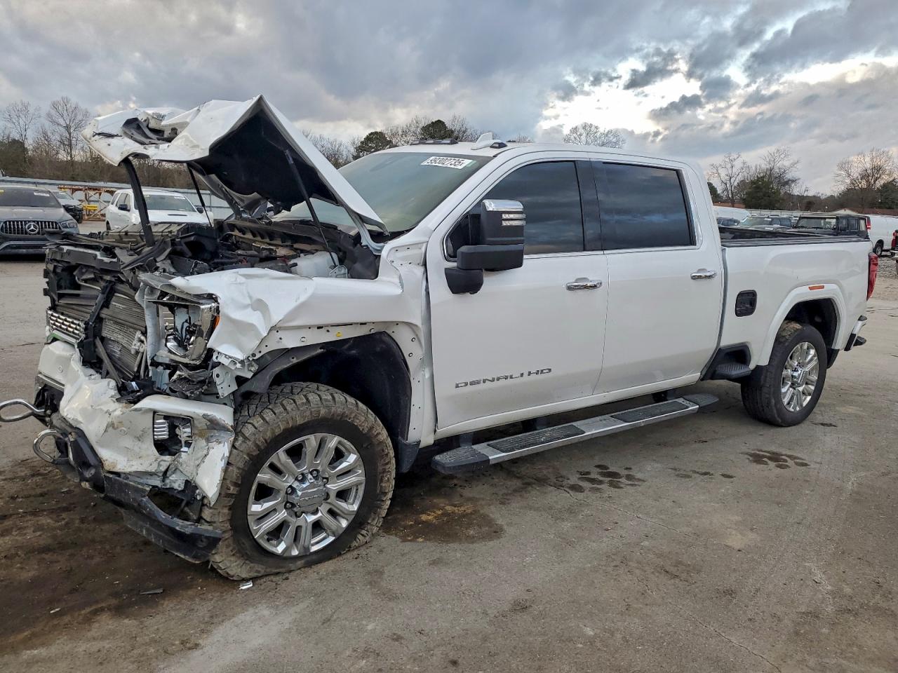 2023 GMC Sierra 2500HD Denali, VIN 1GT49REY2PF118293 — Front end