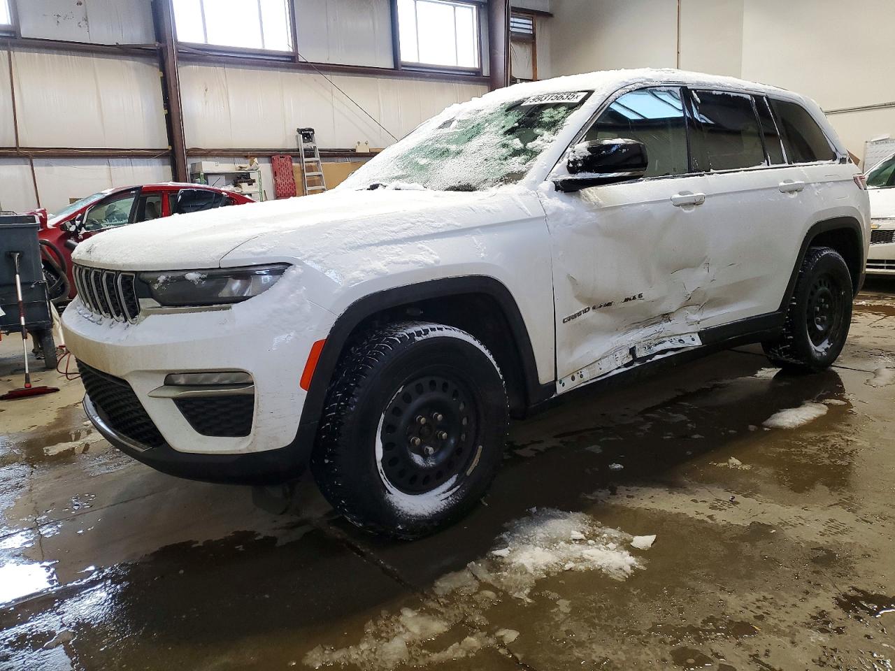 2023 Jeep Grand Cherokee Limited, VIN 1C4RJHBG8PC510652 — Front end