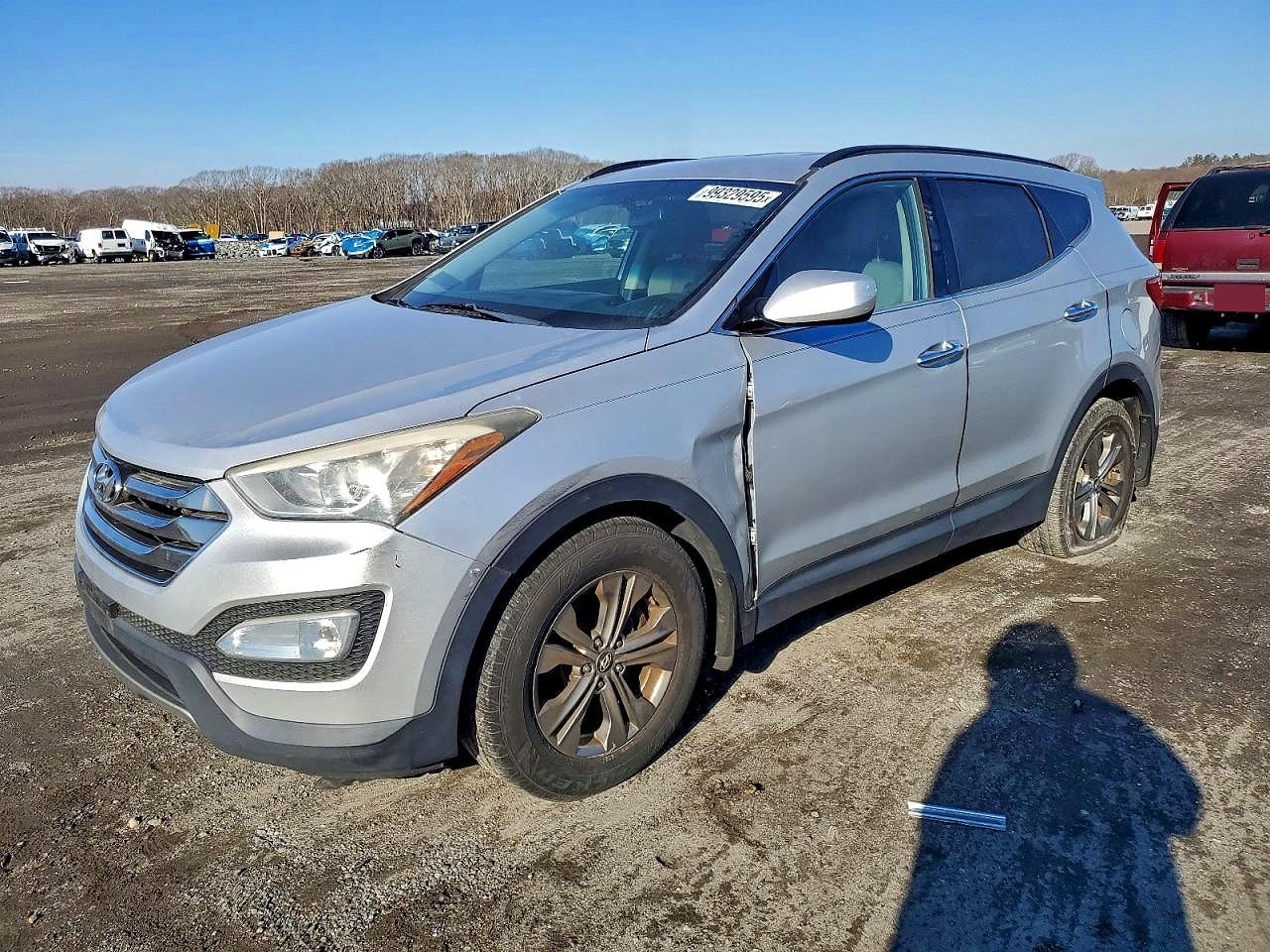 2014 Hyundai Santa Fe, VIN 5XYZUDLB2EG166053 — Minor dents and scratches