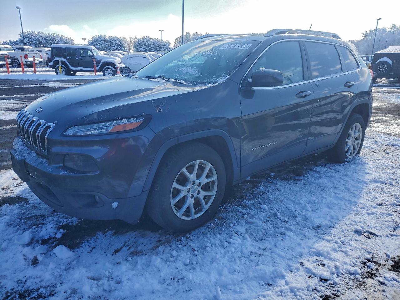 2014 Jeep Cherokee Latitude, VIN 1C4PJMCS7EW196944 — Перед