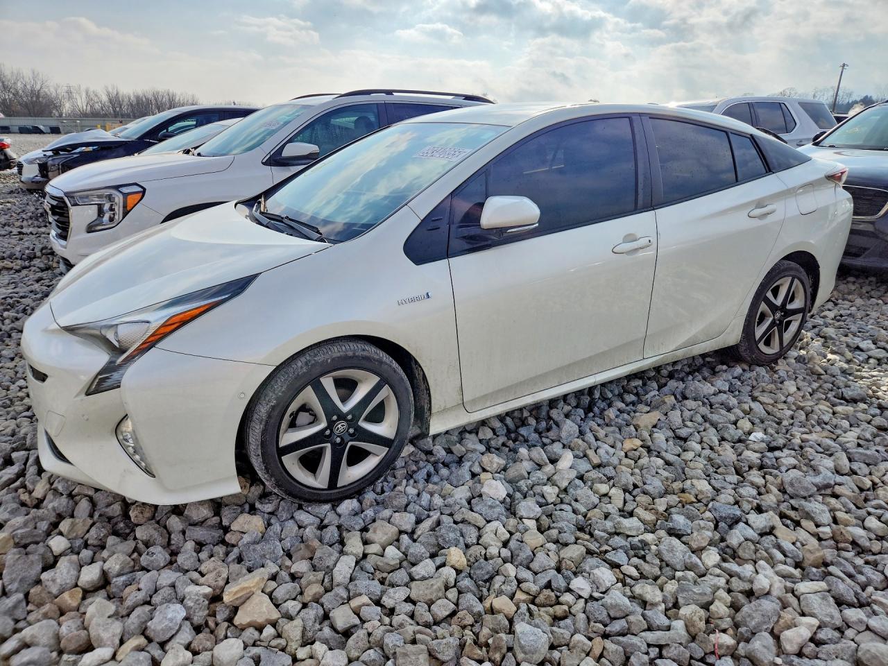 2018 Toyota Prius Four Touring, VIN JTDKARFU6J3553921 — Front end