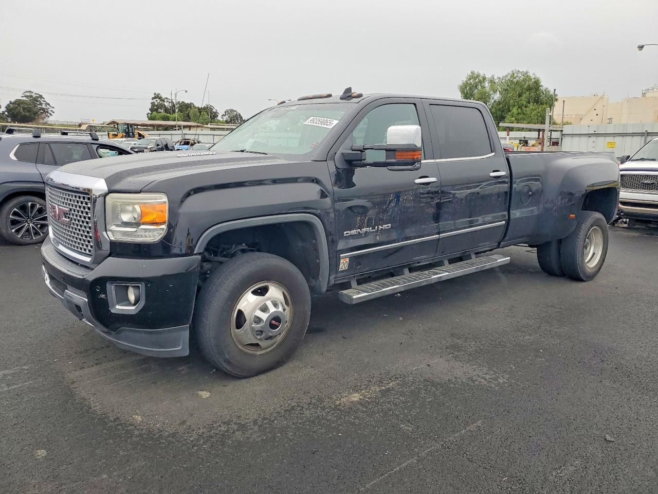 2015 GMC Sierra 3500HD Denali, VIN 1GT424E81FF667215 — Side