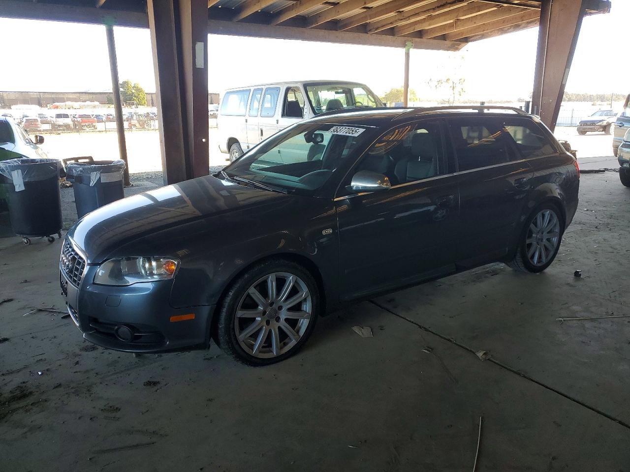 2005 Audi S4, VIN WAUUL98E25A570321 — Зад