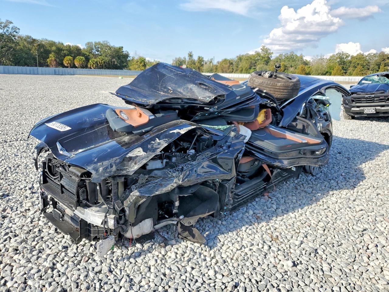2025 Genesis GV70 2.5T, VIN KMUMADTB6SU174487 — All over