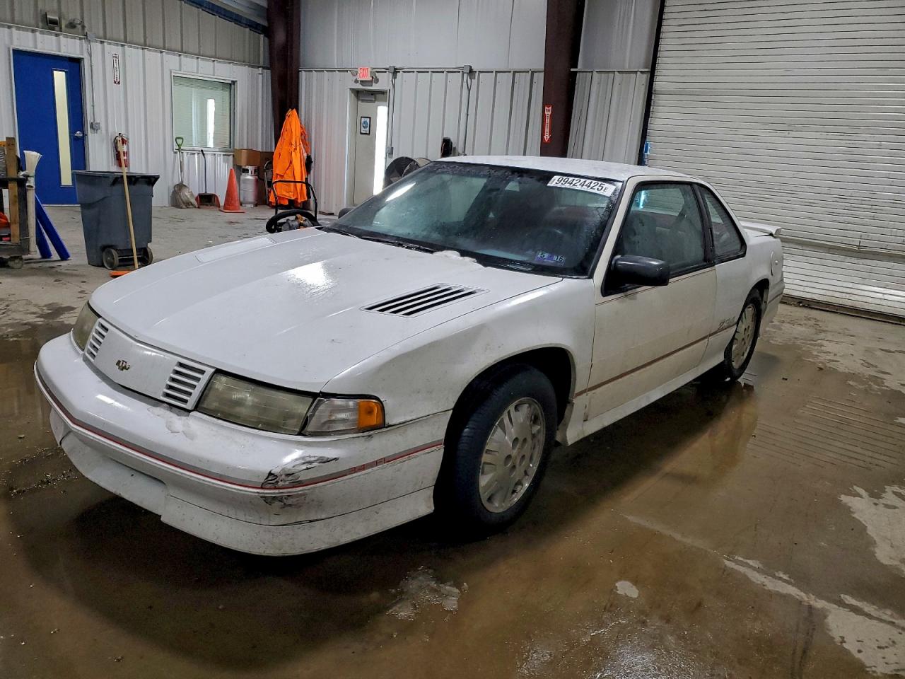 1994 Chevrolet Lumina, VIN 2G1WP14X4R9136727 — Rear end