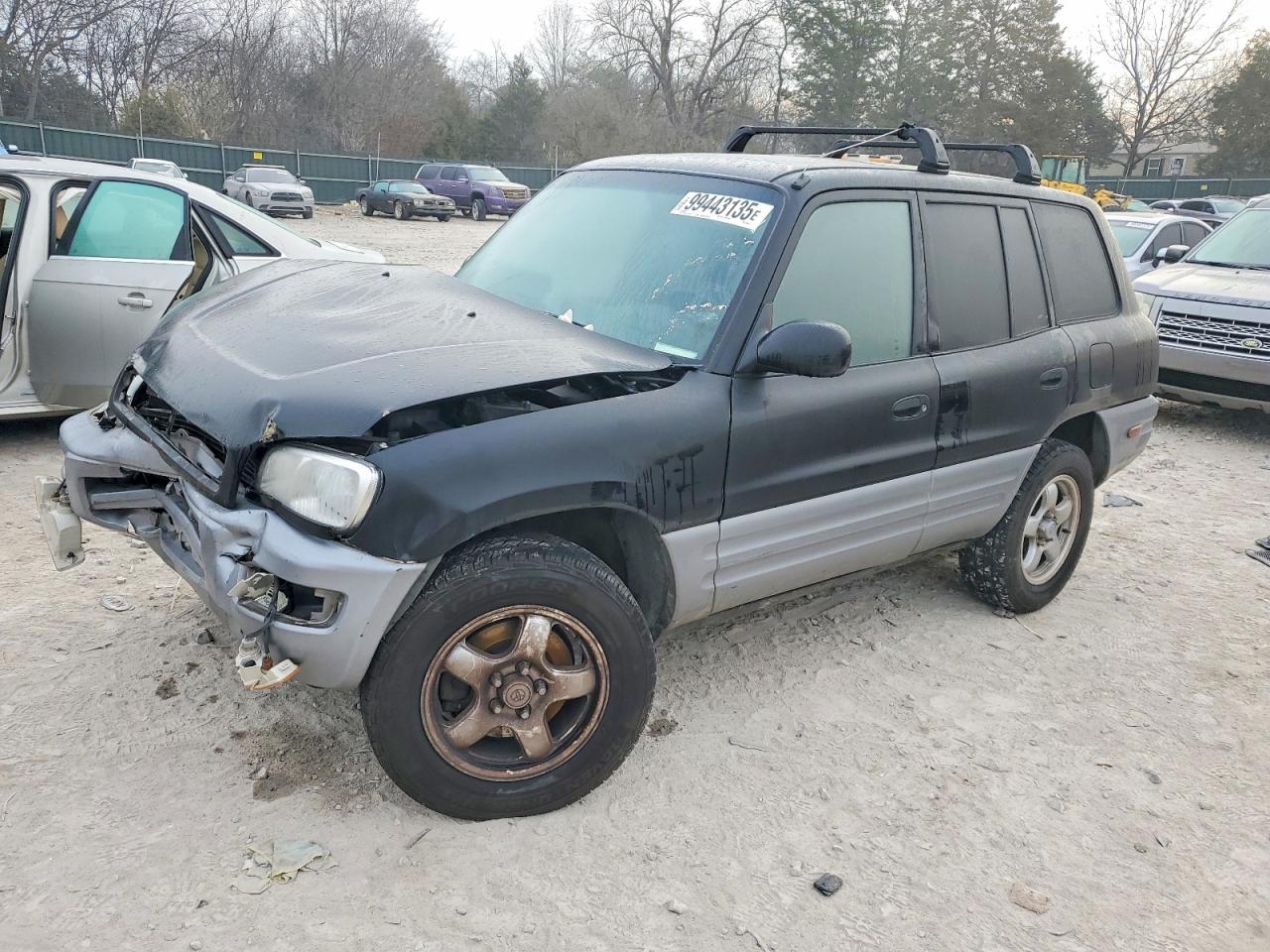 1998 Toyota RAV4, VIN JT3GP10V6W7040065 — Front end