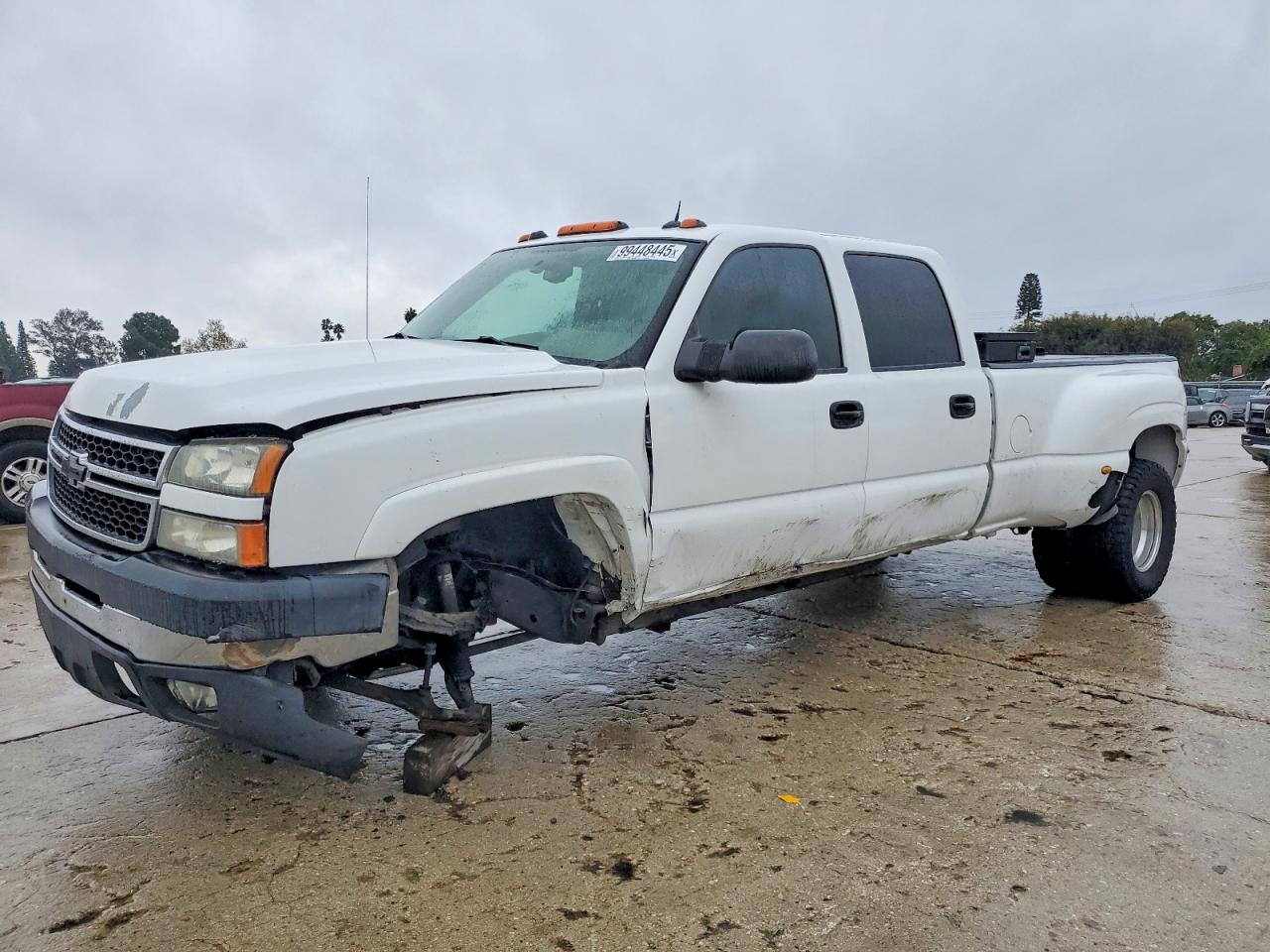 2005 Chevrolet Silverado 3500 DRW LT, VIN 1GCJK33265F947125 — Перед