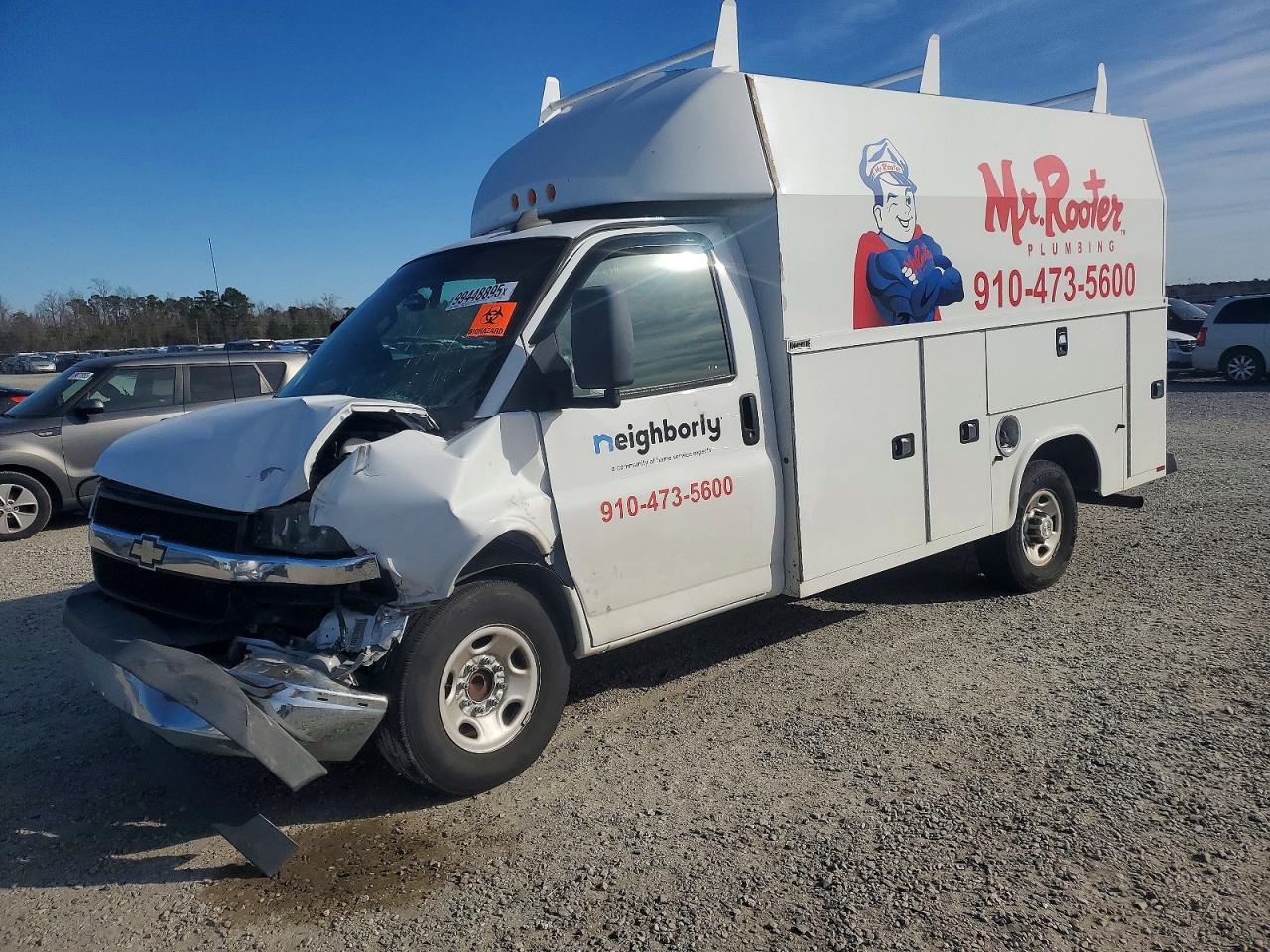 2019 Chevrolet Express Commercial, VIN 1GB0GRFG8K1366438 — Front end