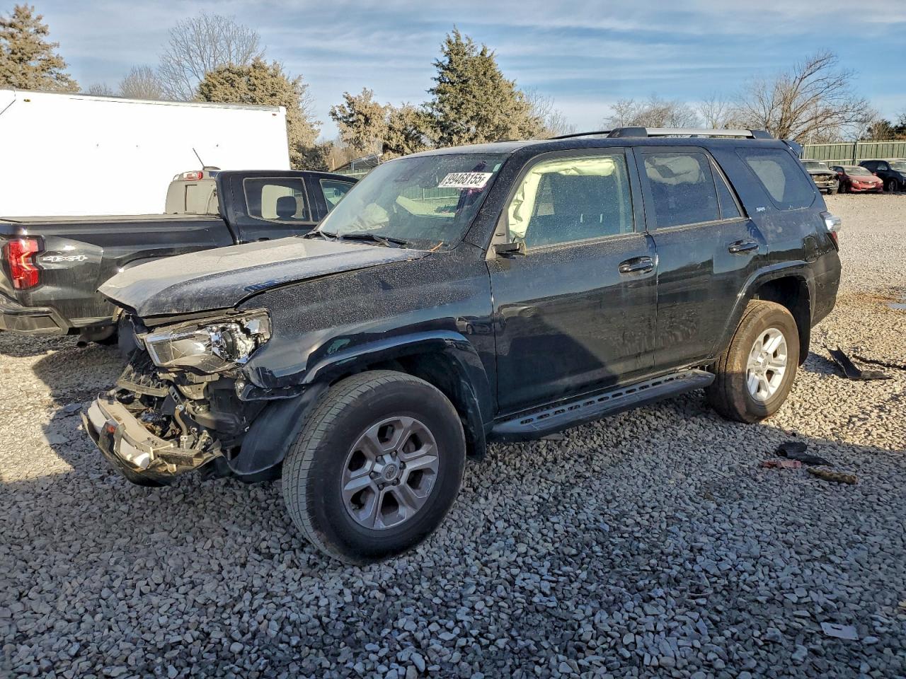 2021 Toyota 4Runner SR5 Premium, VIN JTENU5JR0M5860960 — Front end