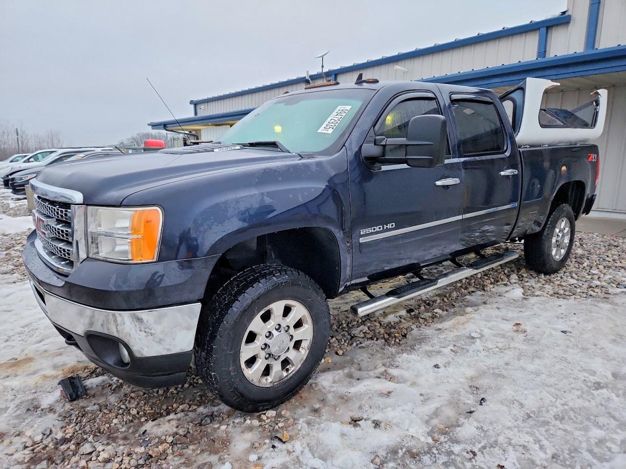 2013 GMC Sierra 2500HD SLE, VIN 1GT120CG2DF154252 — Rear end