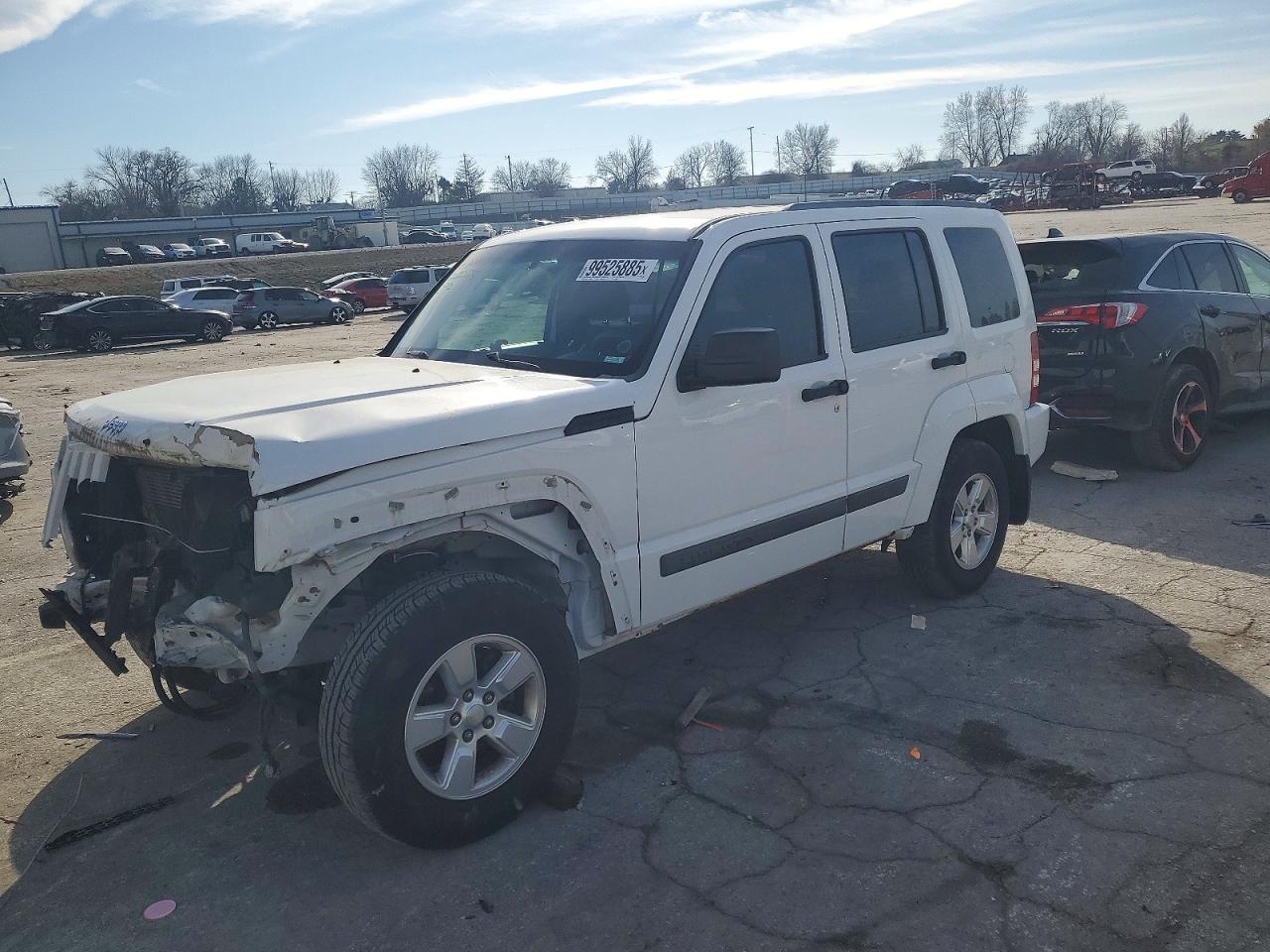 2012 Jeep Liberty Sport, VIN 1C4PJLAK5CW103932 — Перед