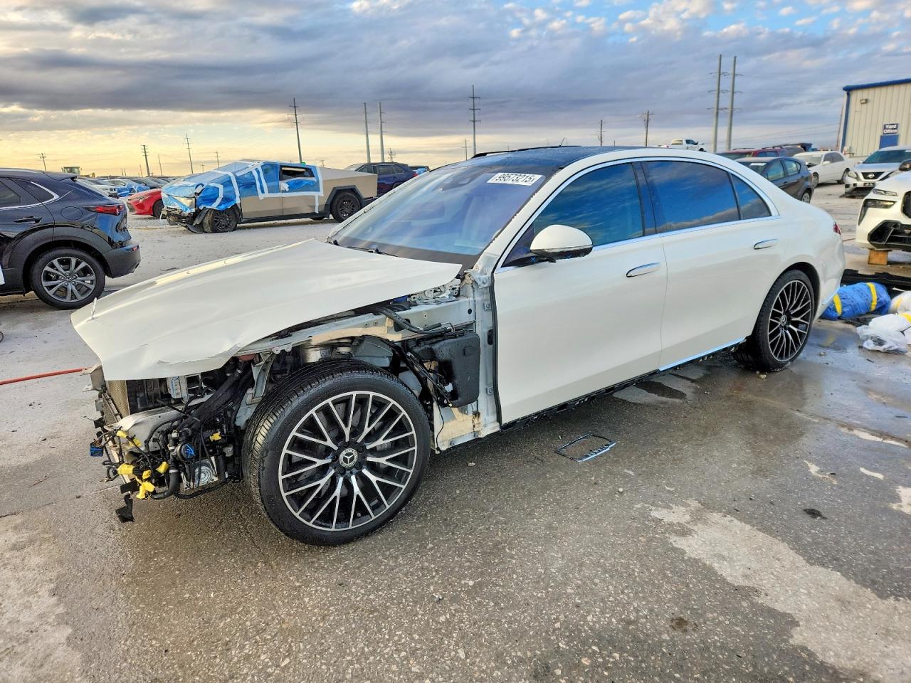 2022 Mercedes-Benz S 500, VIN W1K6G6DB1NA066620 — Front end