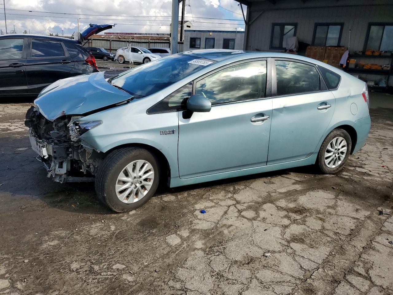 2015 Toyota Prius, VIN JTDKN3DP7F3066636 — Front end
